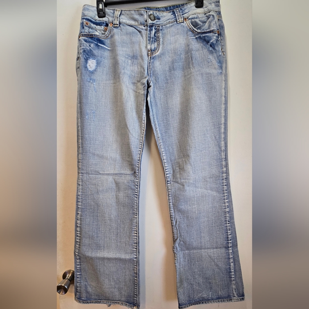 American Eagle Outfitters Stonewashed Blue Flare Leg Jeans - 16 Long